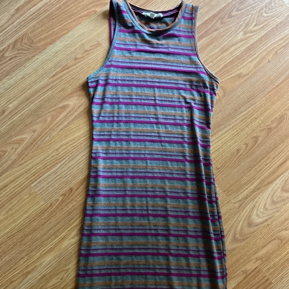 Striped fitted dress - Picture 9 of 10